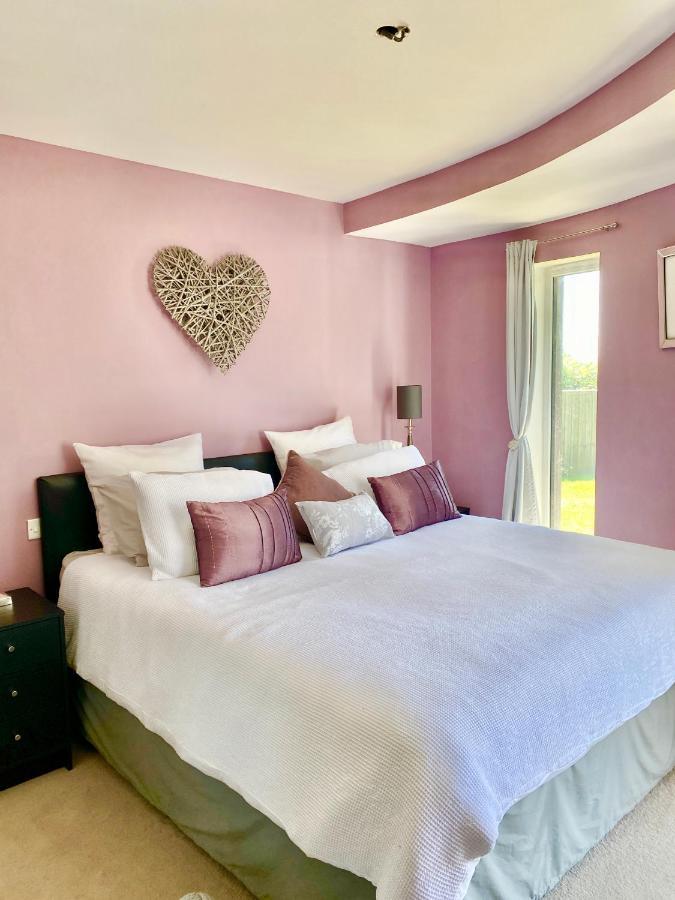 One Of The Best Properties In Lyme! Breathtaking Views Across The Whole Bay. 3 Stories With 2 Tier Veranda Around The Property. Sleeps 6 Лайм Риджис Екстериор снимка
