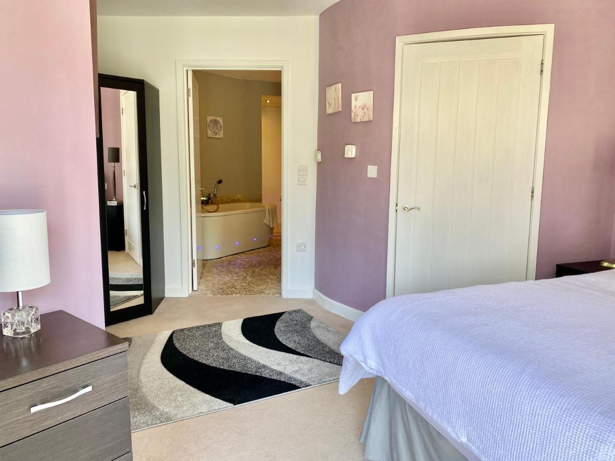 One Of The Best Properties In Lyme! Breathtaking Views Across The Whole Bay. 3 Stories With 2 Tier Veranda Around The Property. Sleeps 6 Лайм Риджис Екстериор снимка
