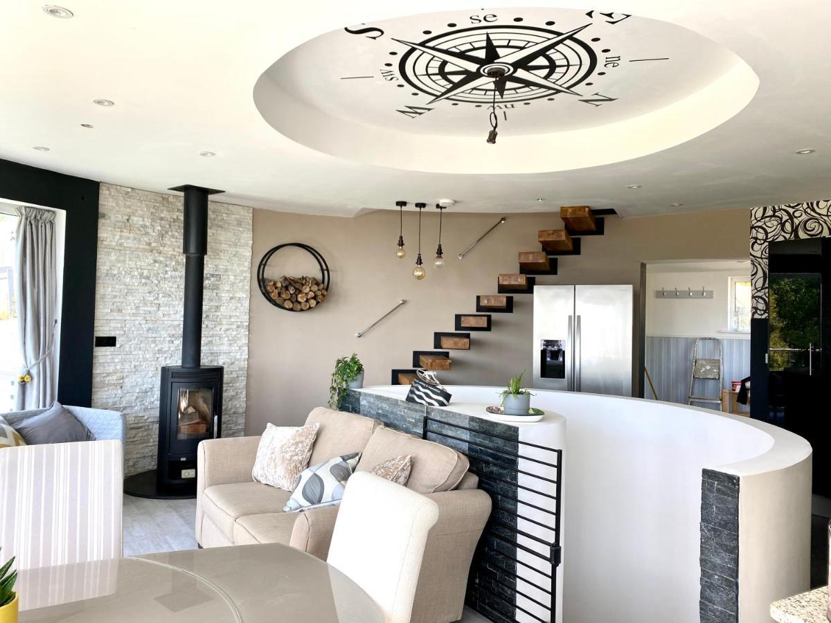 One Of The Best Properties In Lyme! Breathtaking Views Across The Whole Bay. 3 Stories With 2 Tier Veranda Around The Property. Sleeps 6 Лайм Риджис Екстериор снимка