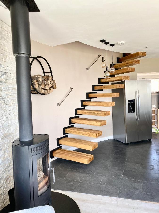 One Of The Best Properties In Lyme! Breathtaking Views Across The Whole Bay. 3 Stories With 2 Tier Veranda Around The Property. Sleeps 6 Лайм Риджис Екстериор снимка