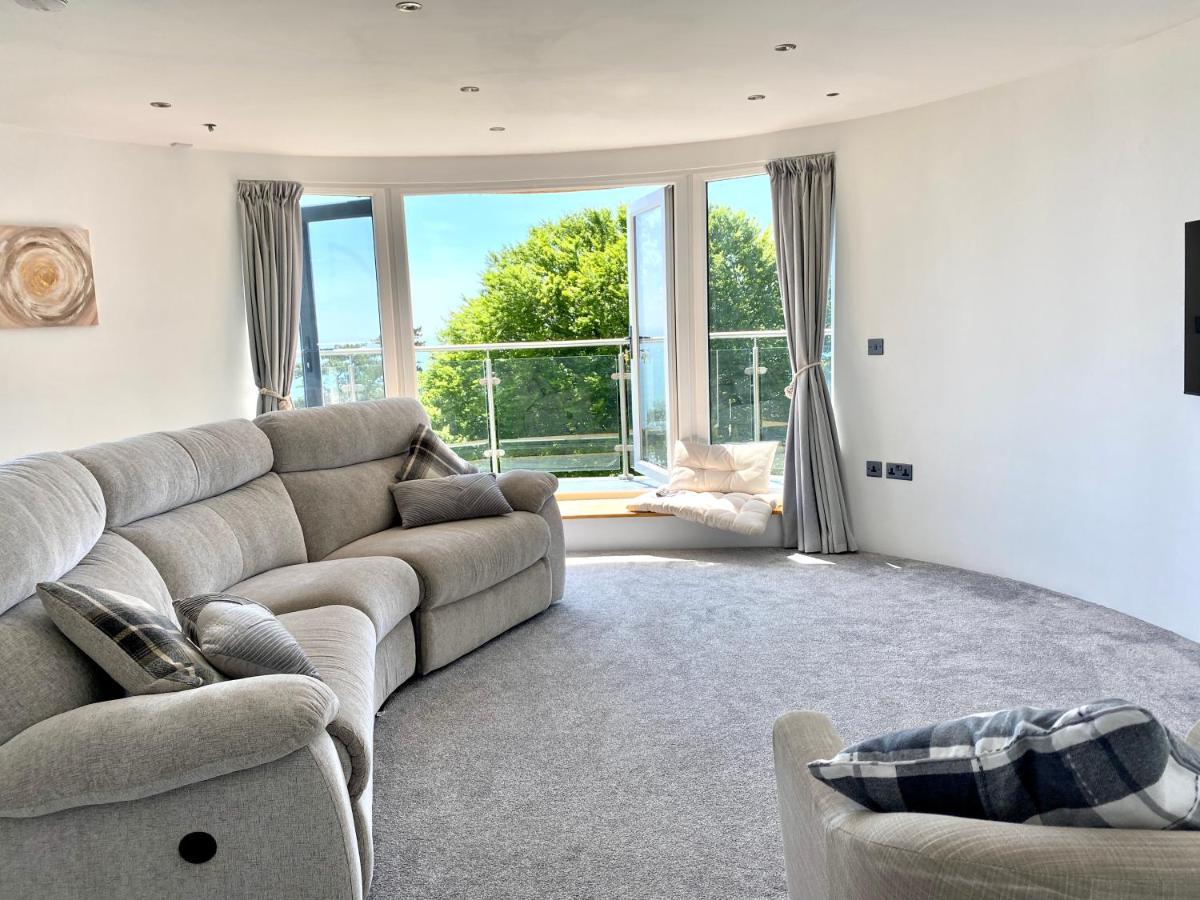 One Of The Best Properties In Lyme! Breathtaking Views Across The Whole Bay. 3 Stories With 2 Tier Veranda Around The Property. Sleeps 6 Лайм Риджис Екстериор снимка