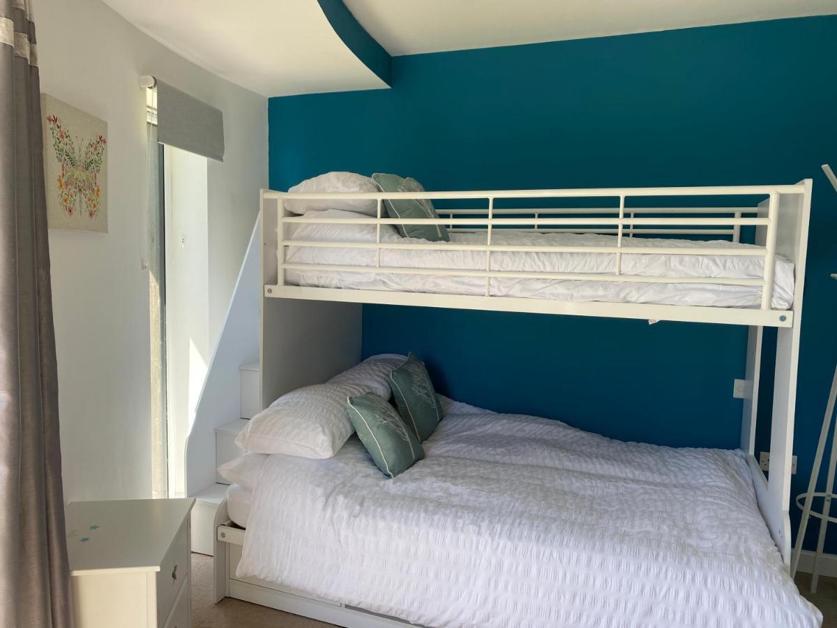 One Of The Best Properties In Lyme! Breathtaking Views Across The Whole Bay. 3 Stories With 2 Tier Veranda Around The Property. Sleeps 6 Лайм Риджис Екстериор снимка